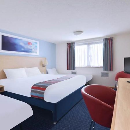 Travelodge Maidenhead Central Екстер'єр фото