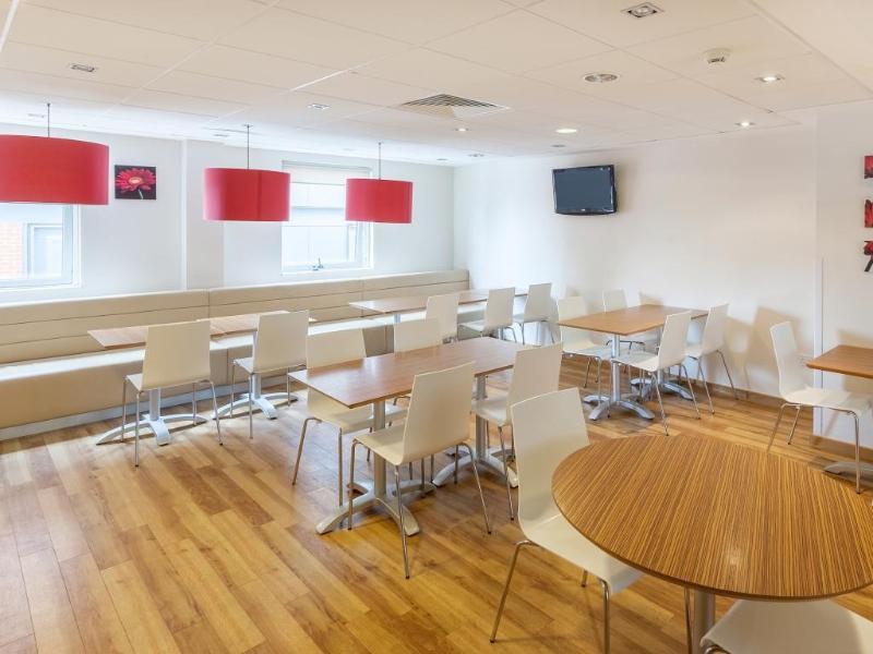 Travelodge Maidenhead Central Екстер'єр фото